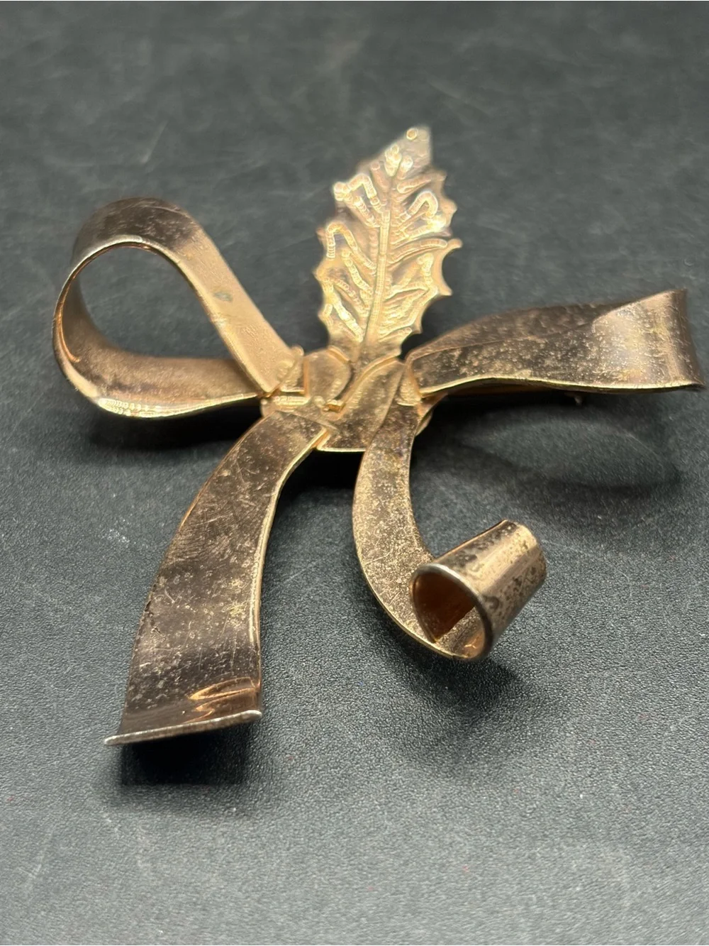 Corocraft Pegasus Sterling Silver Vintage Ribbon & Laurel Leaf Gold Wash Brooch